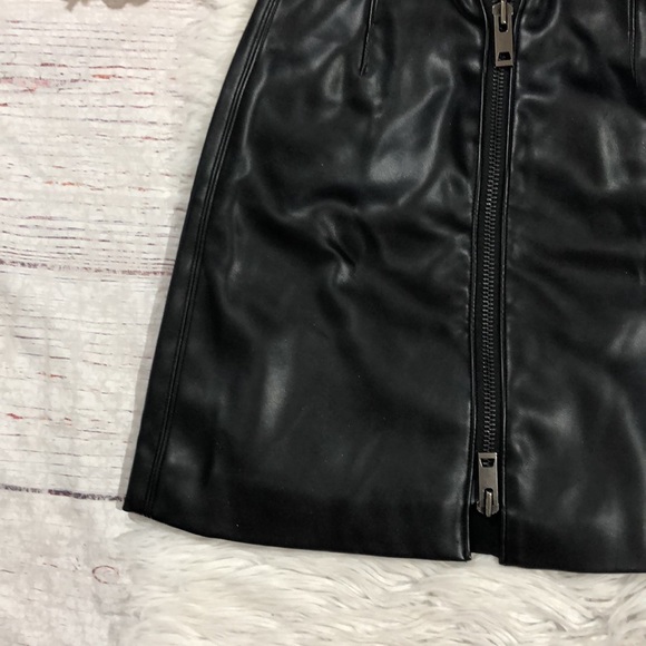 Aritzia Talula Faux Leather Black Zipper Front Mini Skirt - Picture 4 of 12